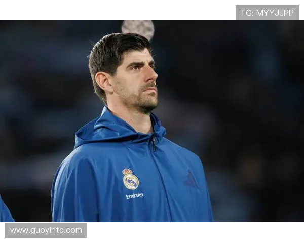 库尔图瓦 vs 阿利松：门线扑救 vs 出球组织的鲜明风格差异