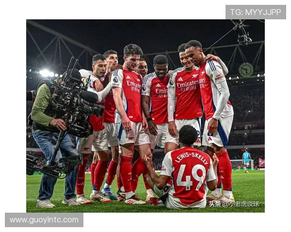 阿森纳争冠经验不足问题显现，对赛季关键战表现与竞争格局带来考验