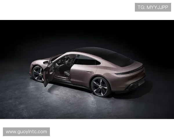 孔帕尼家里炸锅了？居然有人见过他买了跑车没回家！